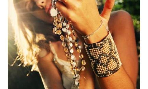 Love Heals launches In-Store Jewelry Bar