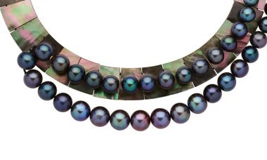Pearls are back in style