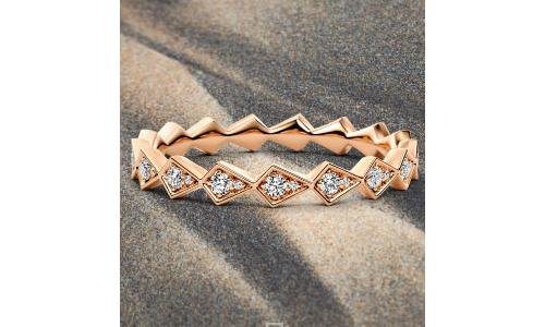 Andrew Geoghegan launches Costeira Collection 