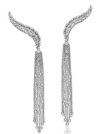 Miss Princess earcuff gold and diamonds